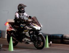 孔孟之乡燃“摩”火！济宁“至圣之路”油电摩托大赛竞风流