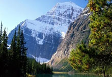 天空：多纳鲁马与纳赛尔动情告别，其离队标志着银河战舰时代结束