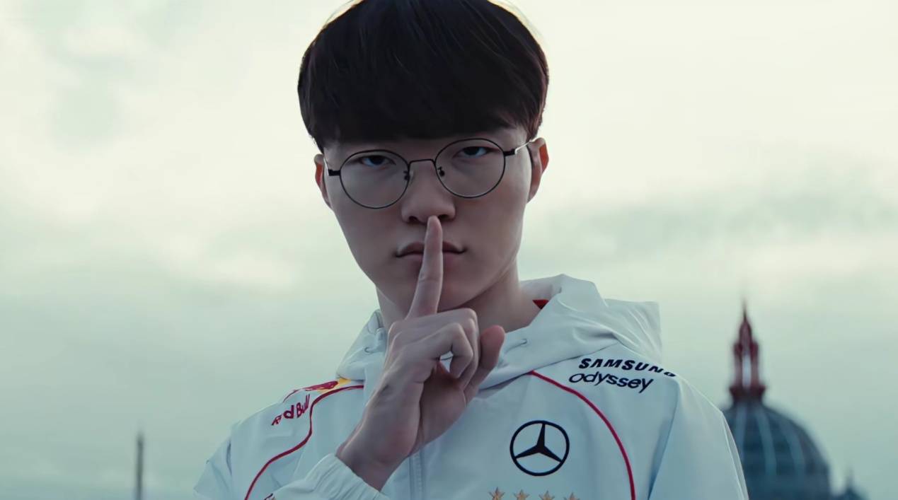 Faker绝境爆发，T1开启愤怒(nù)形(xíng)態(tài)！CFO逆转打团灭，比赛拖入決(jué)勝(shèng)局