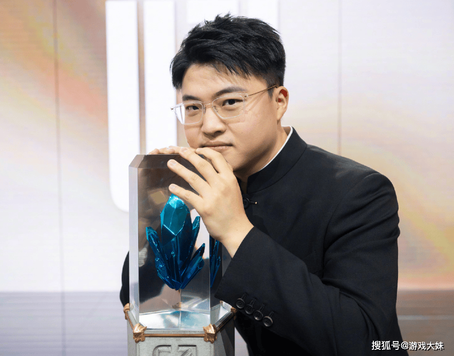 RNG被(bèi)外卖公(gōng)司收购，Uzi有(yǒu)复出希望，双方(fāng)早有(yǒu)郃(hé)作