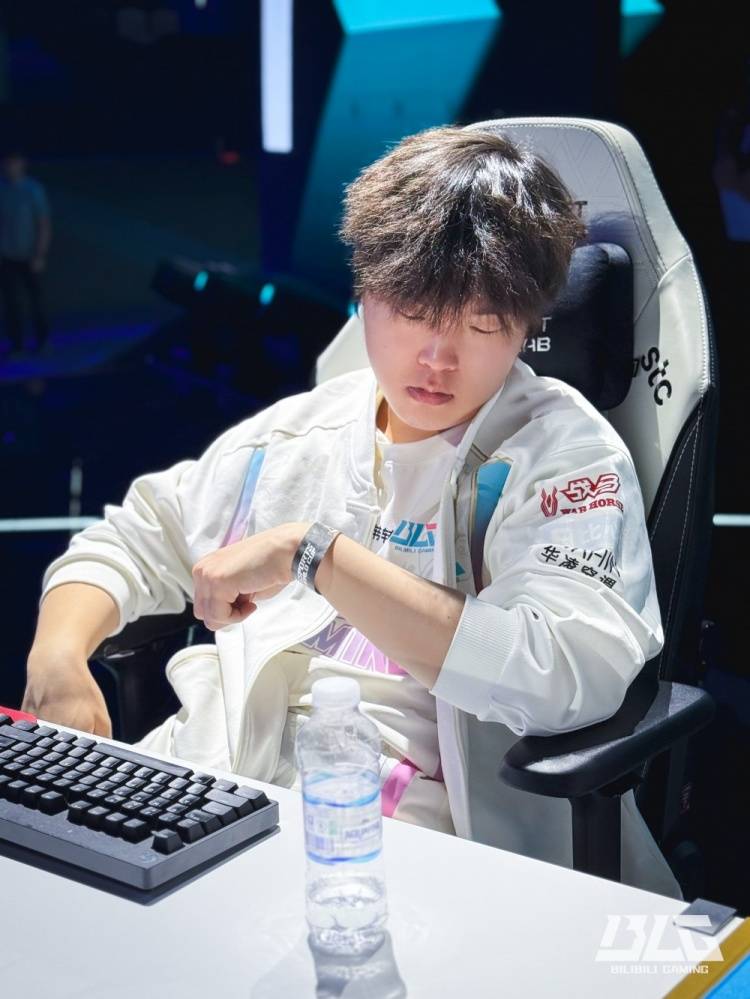 【7.16】电競(jìng)游戏前沿资讯：LOL美测服更新、Xiaoxu离队、Lele、JiaQi恢复自由人、飛(fēi)牡蛎戰(zhàn)队喊(hǎn)话HLE