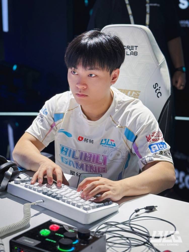 【7.16】电競(jìng)游戏前沿资讯：LOL美测服更新、Xiaoxu离队、Lele、JiaQi恢复自由人、飛(fēi)牡蛎戰(zhàn)队喊(hǎn)话HLE