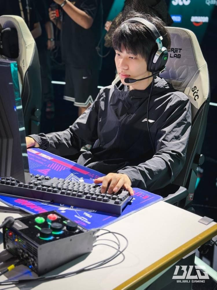 【7.16】电競(jìng)游戏前沿资讯：LOL美测服更新、Xiaoxu离队、Lele、JiaQi恢复自由人、飛(fēi)牡蛎戰(zhàn)队喊(hǎn)话HLE