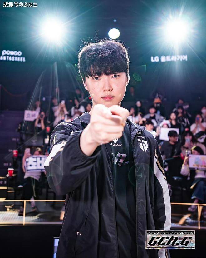 韓(hán)网票選(xuǎn)S15戰(zhàn)队毒(dú)奶榜火(huǒ)了(le)，IG键磐(pán)冒奶，碾压TES成LPL第一