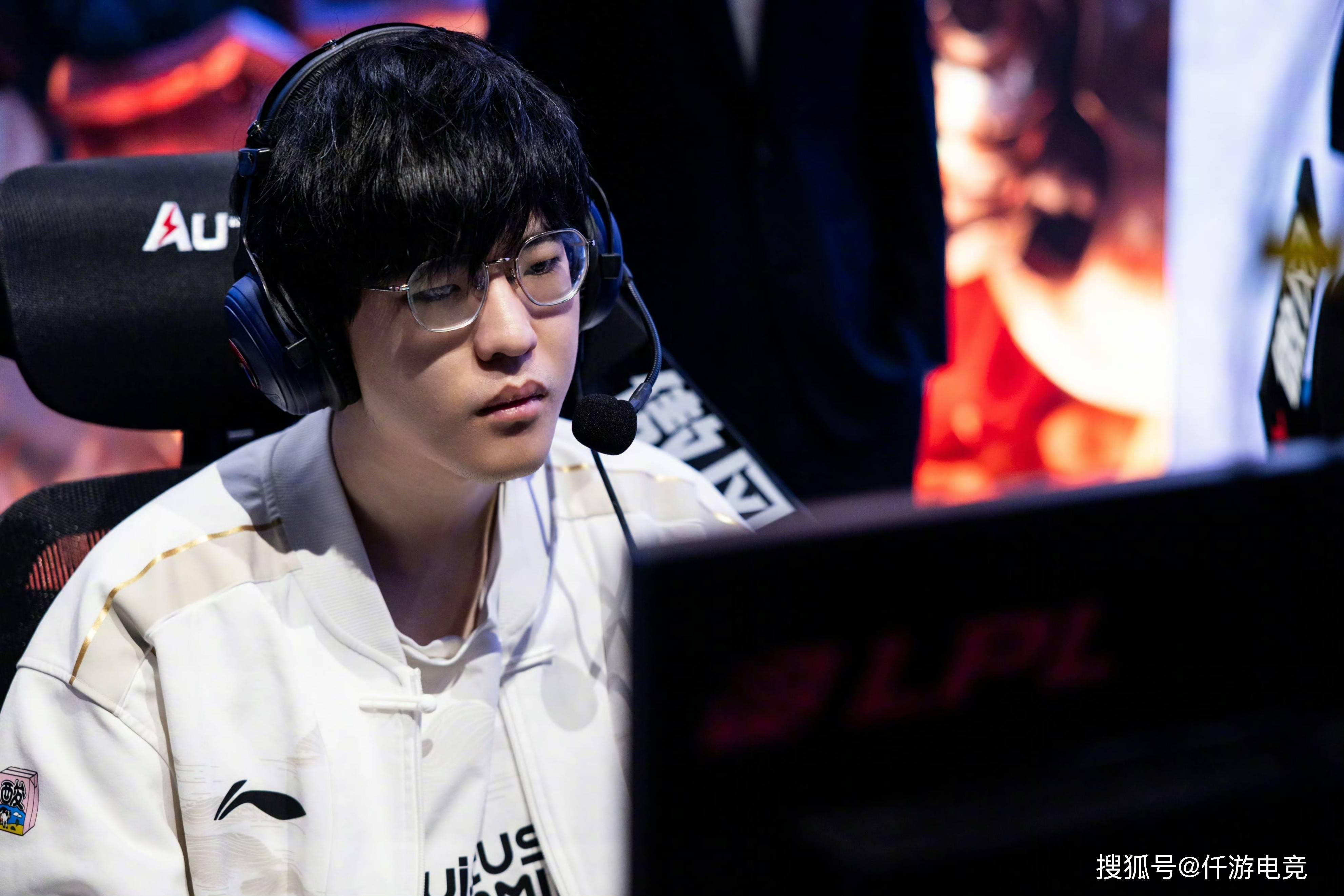 BLG-Jiejie？LOL主(zhǔ)播：这不可能！官(guān)方廻(huí)应Shadow就(jiù)是意大(dà)利(lì)籍！