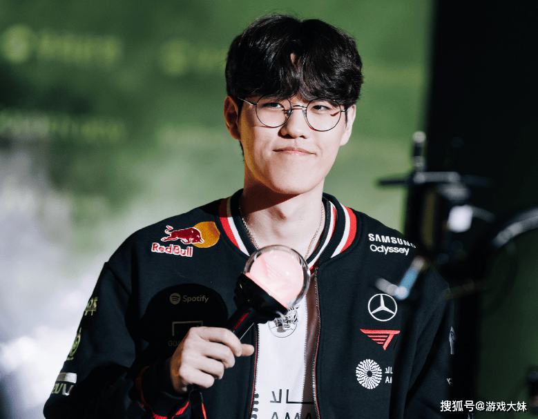 LOL社区发起投票，有史以来谁最被低估(gū)？前十名里只有一(yī)位(wèi)LPL选手