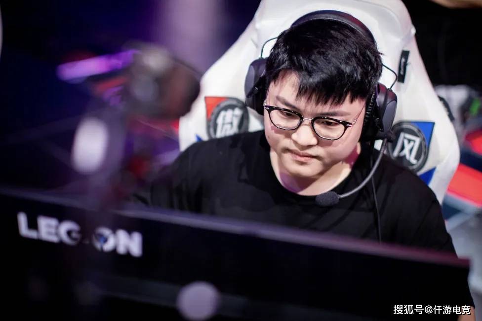 LOL：前LPL解说质疑UZI入选名人堂内幕！Cryin谈BLG世界赛夺冠