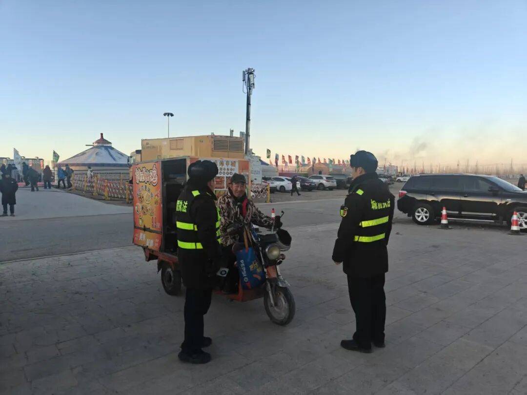 工作动态 | 护航骆驼赛事 彰显城管担当