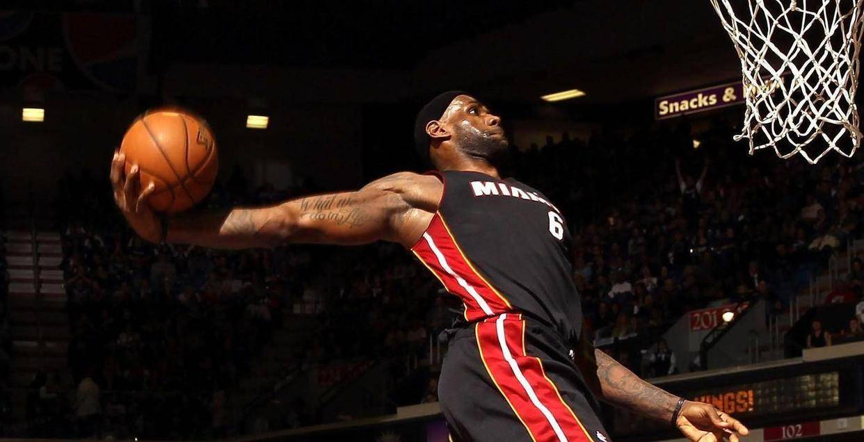 雷吉·米勒看走眼？詹姆斯场均14分变24.4分，湖人队内排名第二！