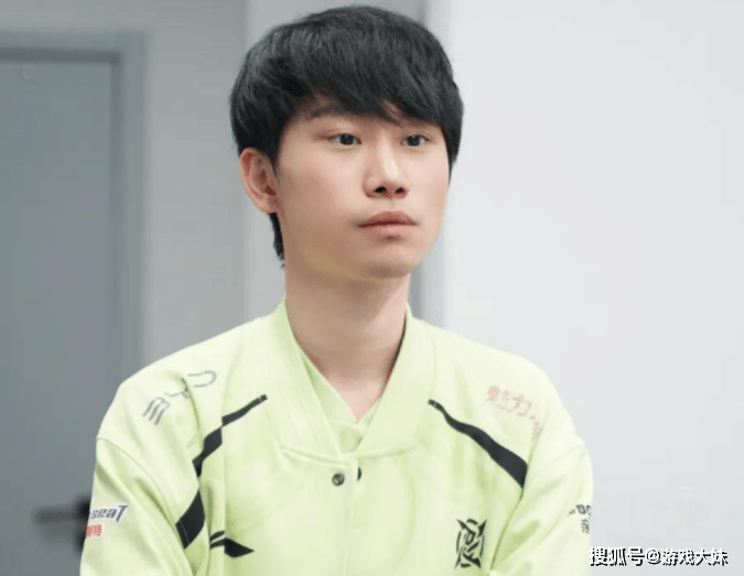 LOL热度严重(zhòng)下(xià)滑，多位职业選(xuǎn)手(shǒu)都不想播了(le)，纷纷直播玩其他游戏